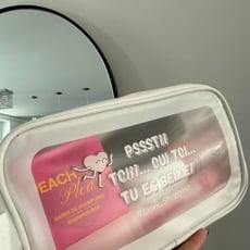 Concours Amélie Tremblay : Remportez une élégante trousse garnie de soins capillaires !