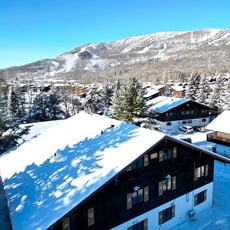 Concours Chalets Montmorency : Remportez une retraite printanière de ski au Mont-Sainte-Anne !