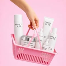 Participez et remportez un splendide coffret beauté gracieusement offert par L'Avenue Beauté.