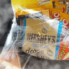Participez au concours pour tenter de gagner cinq paniers de douceurs Hershey’s.