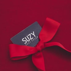 Participez au concours Suzy Shier pour remporter une carte-cadeau de 250$.
