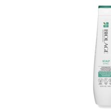 Des échantillons offerts de Shampooing clarifiant Biolage Scalp Sync vous attendent.