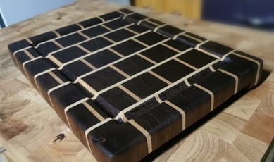 Participez au concours DLLH : remporter une planche artisanale en noyer noir et chêne blanc !