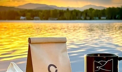 Participez au concours pour remporter une carte-cadeau de 100 $, deux tasses et un sac de café!