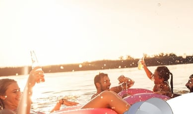 Participez pour remporter un prestigieux haut-parleur JBL Boombox 3 et une île flottante luxueuse!