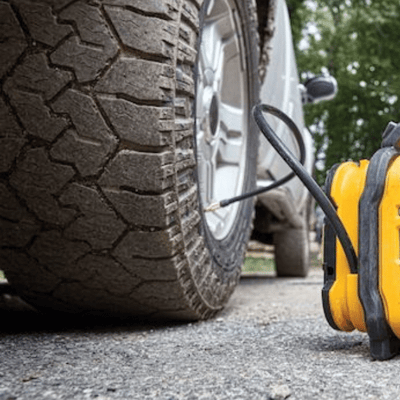 Concours : Remportez un compresseur portatif DeWALT et davantage.